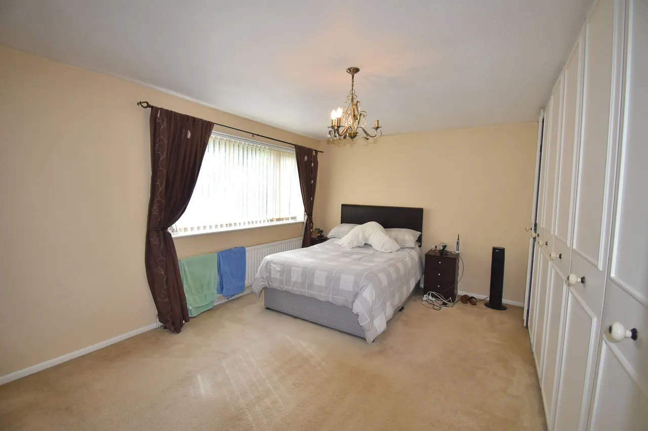 Linglongs Avenue, High Peak, photo 13