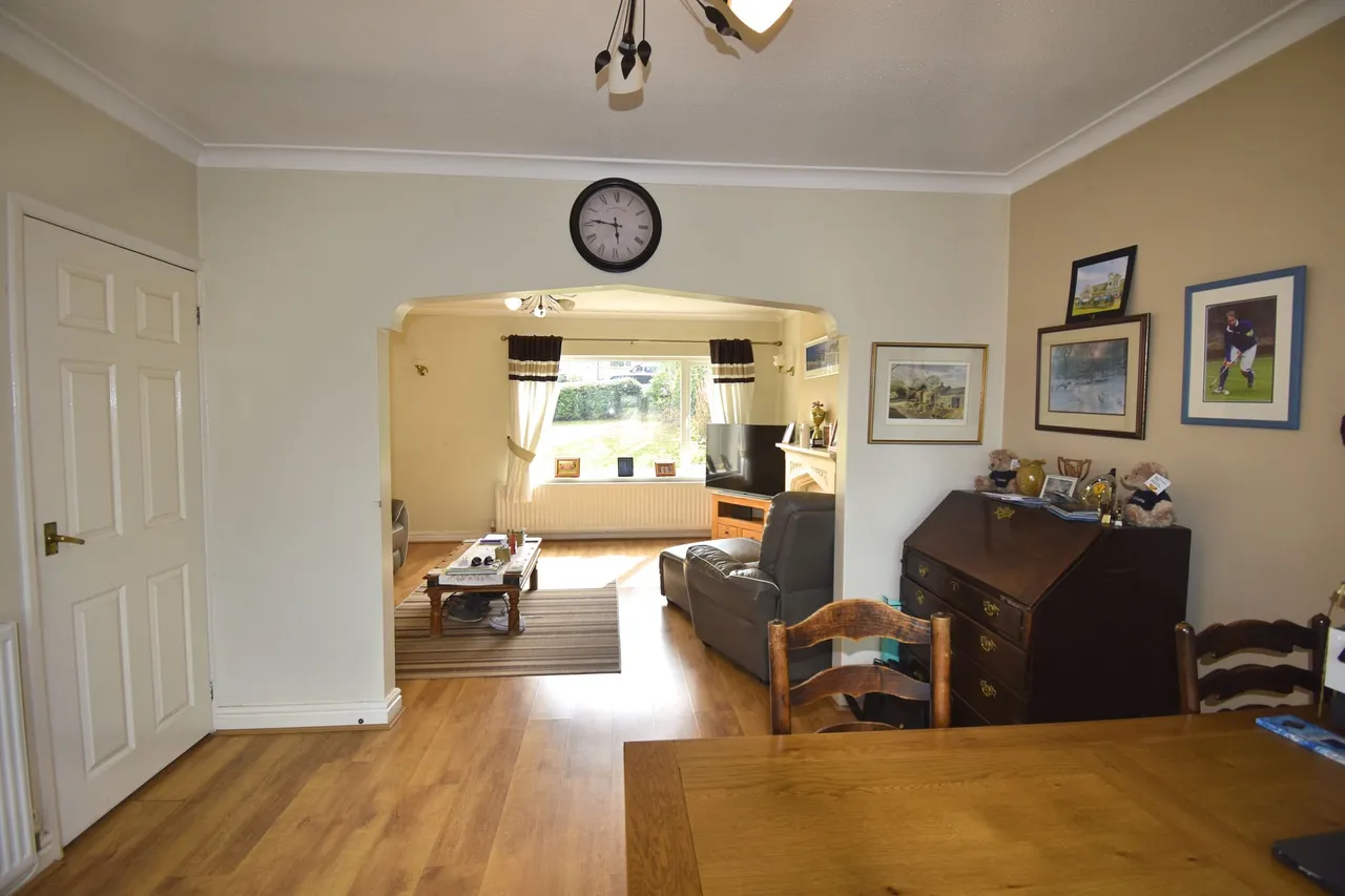 Linglongs Avenue, High Peak, photo 9