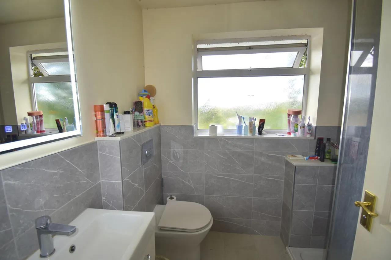 Linglongs Avenue, High Peak, photo 17