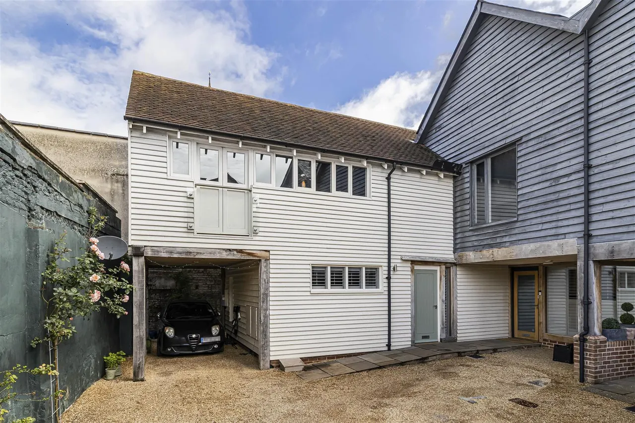 2 bed property for sale, Harts Yard, Saffron Walden, CB10
