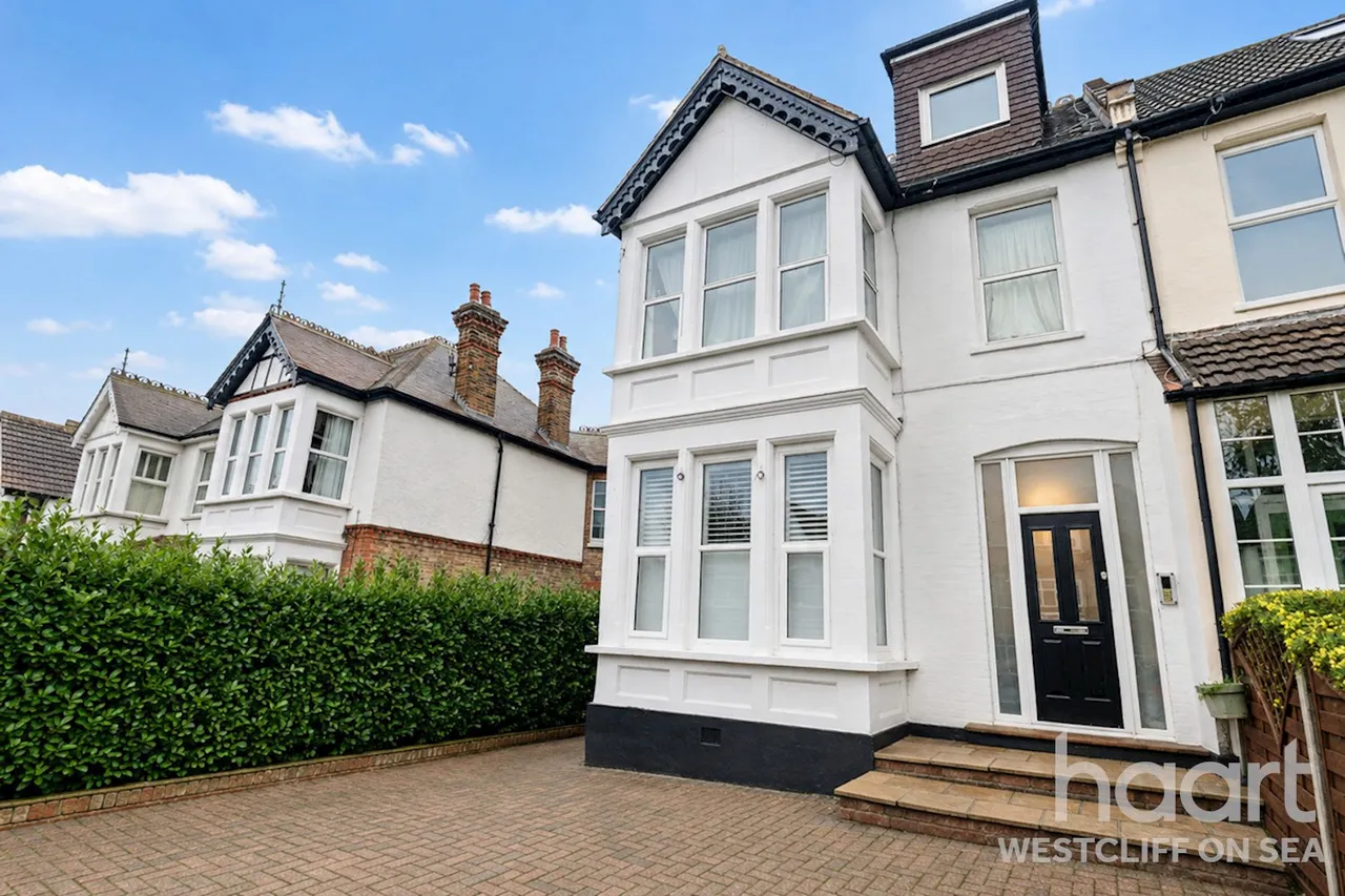 1 bed flat for sale, Preston Road, Westcliff-On-Sea, SS0