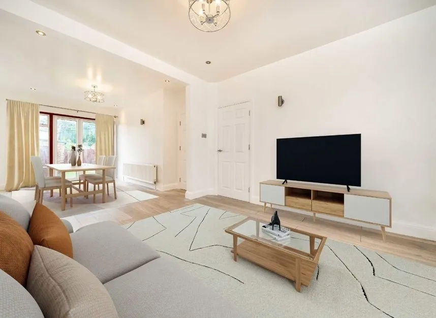Orchard Gate, Greenford, UB6, photo 2
