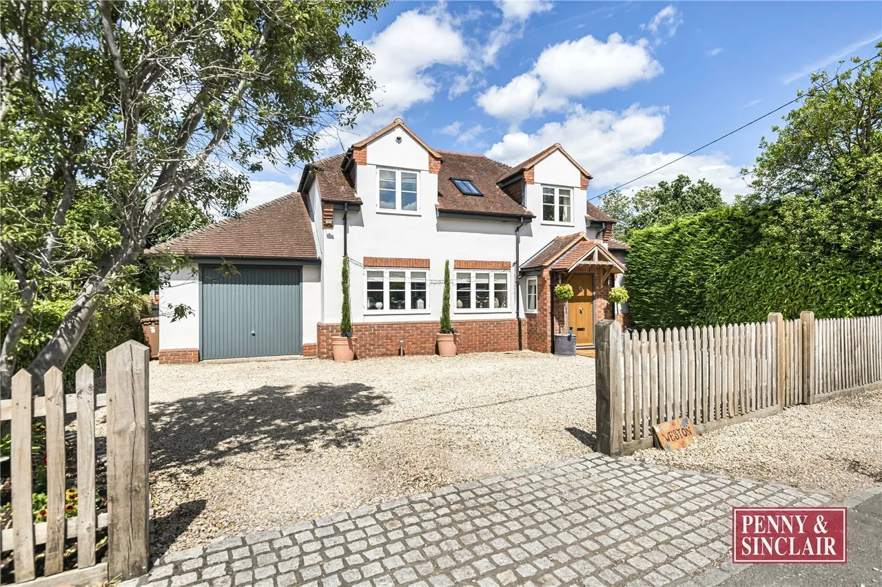 4 bed property for sale, Reades Lane, Gallowstree Common, RG4