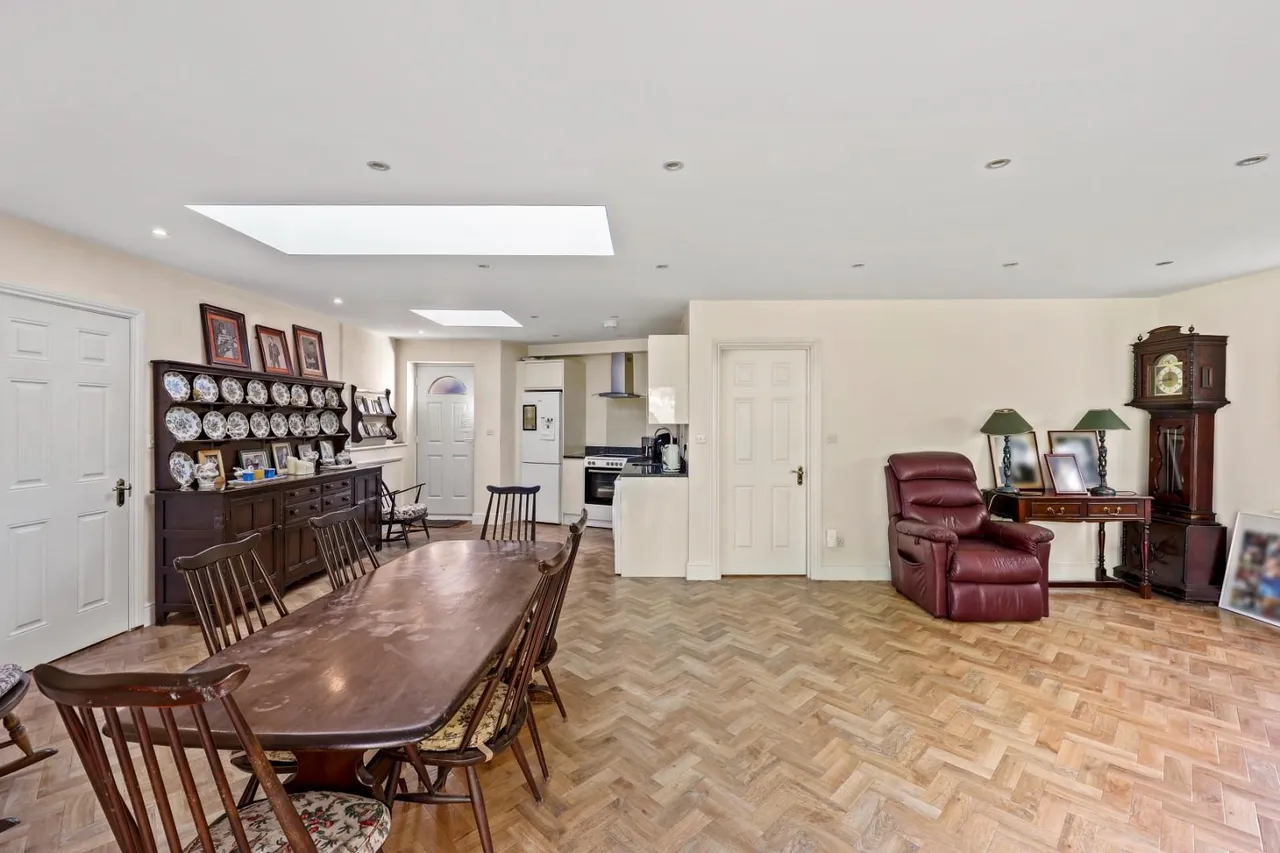Richmond Park, Loughton, IG10 4PQ, photo 6