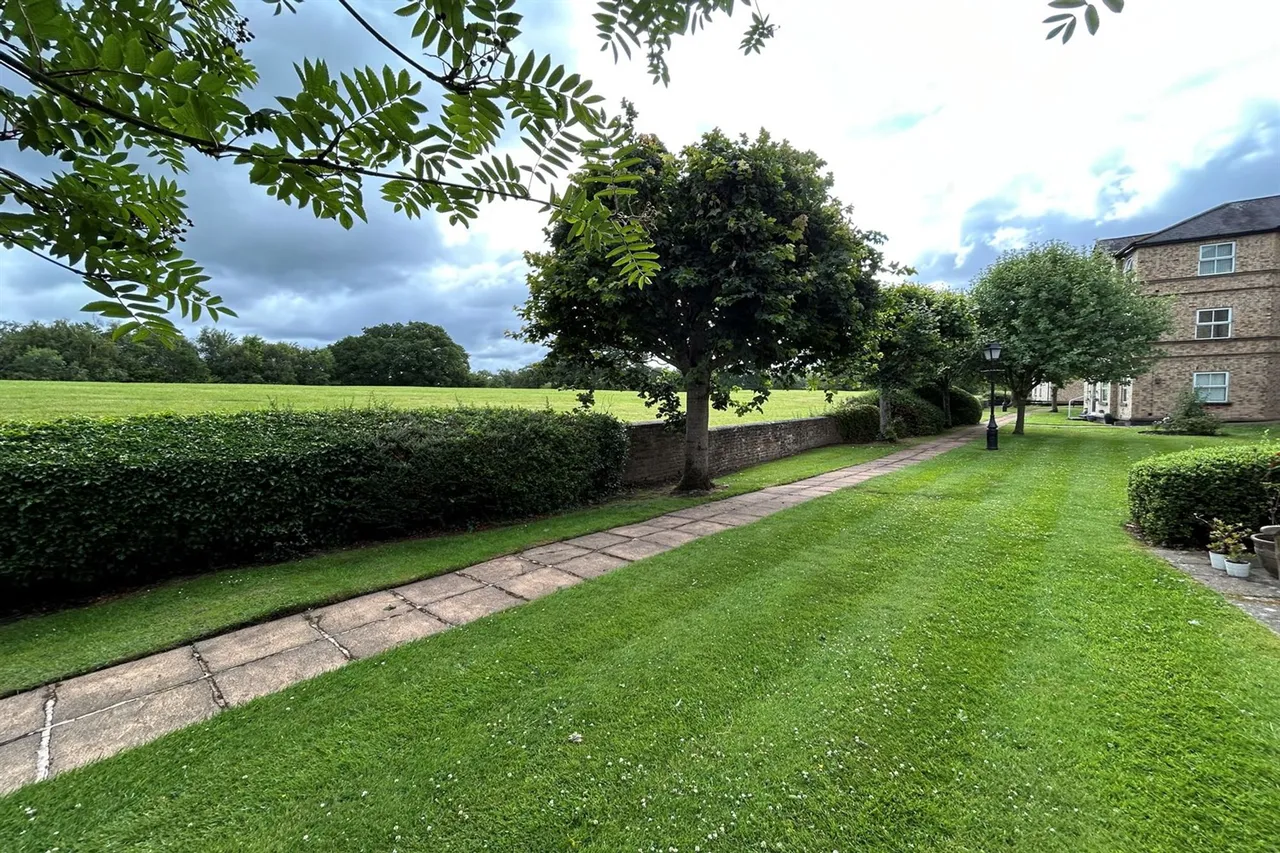 Brook Lane, Alderley Edge, photo 10