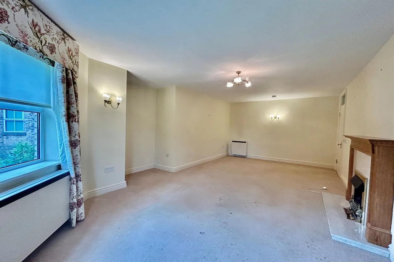 Brook Lane, Alderley Edge, photo 3