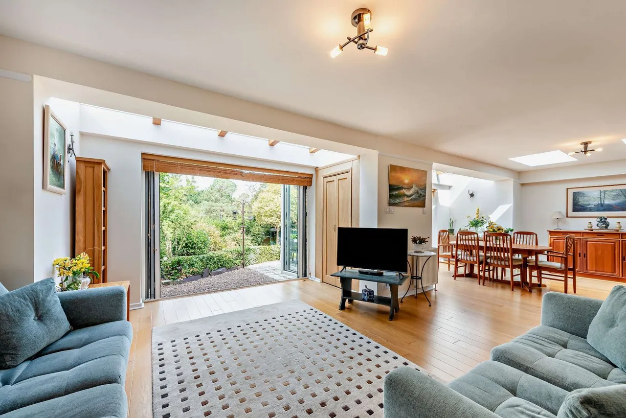 Stonards Brow, Shamley Green, Guildford, Surrey, GU5 0UY, photo 2