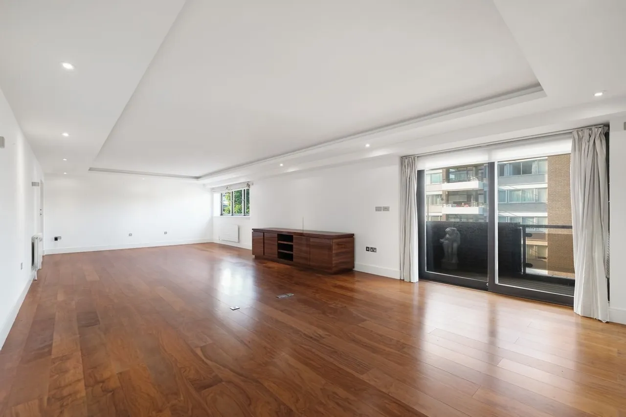 3 bed flat to rent, Avenue Road, St John's Wood, NW8