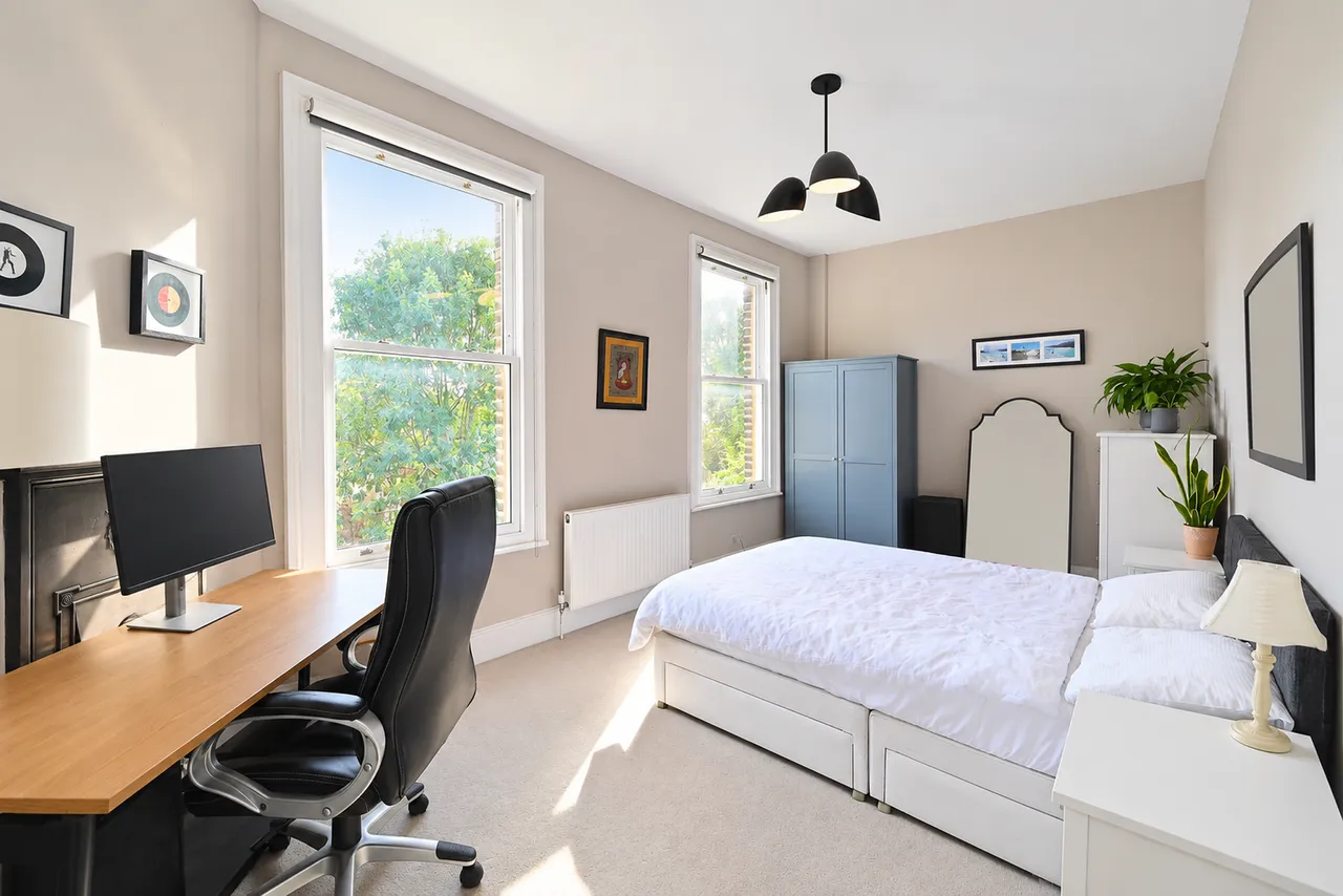 Mapesbury Road, London, NW2, photo 4