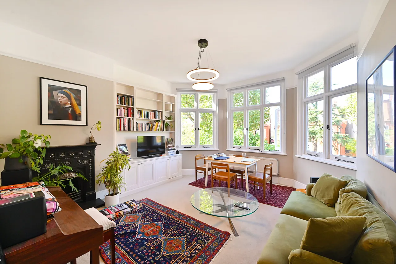 Mapesbury Road, London, NW2, photo 2