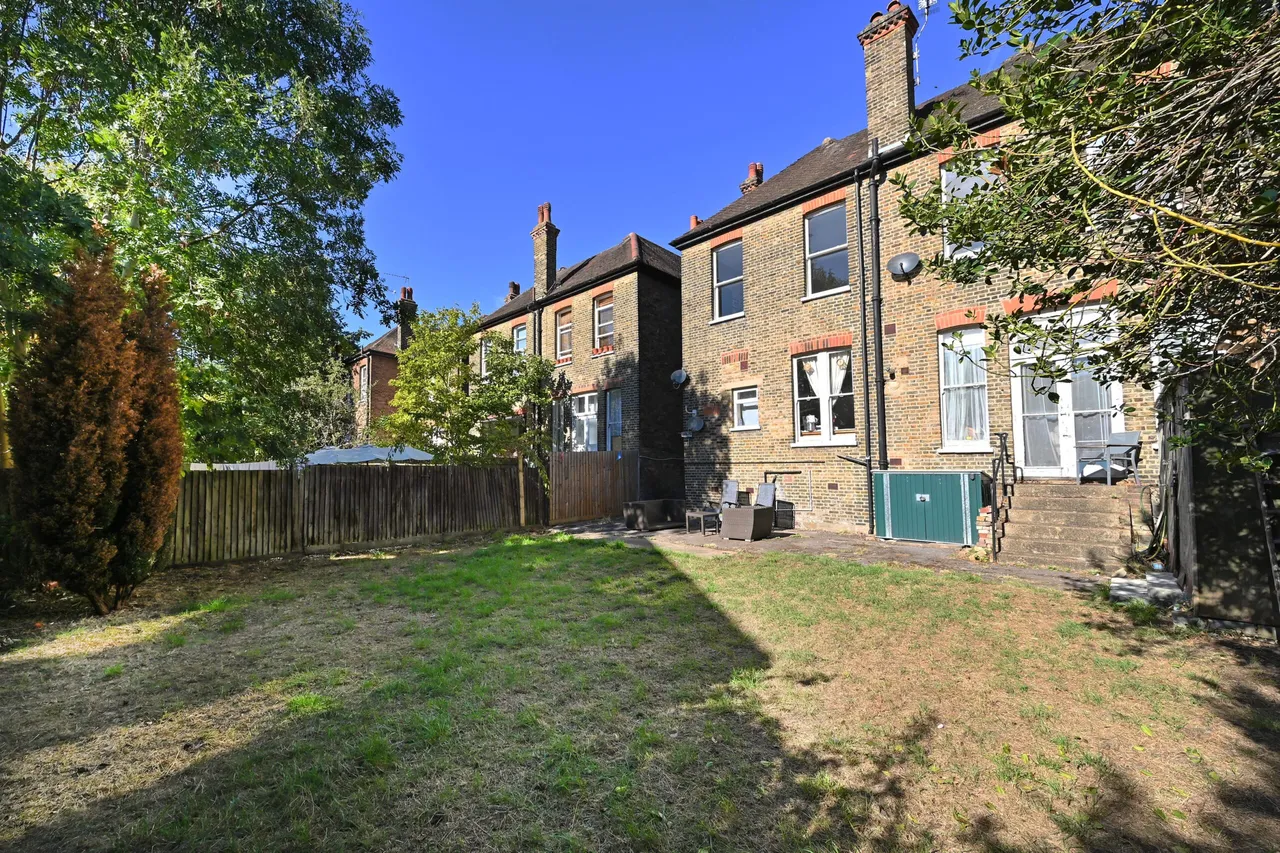 Mapesbury Road, London, NW2, photo 12