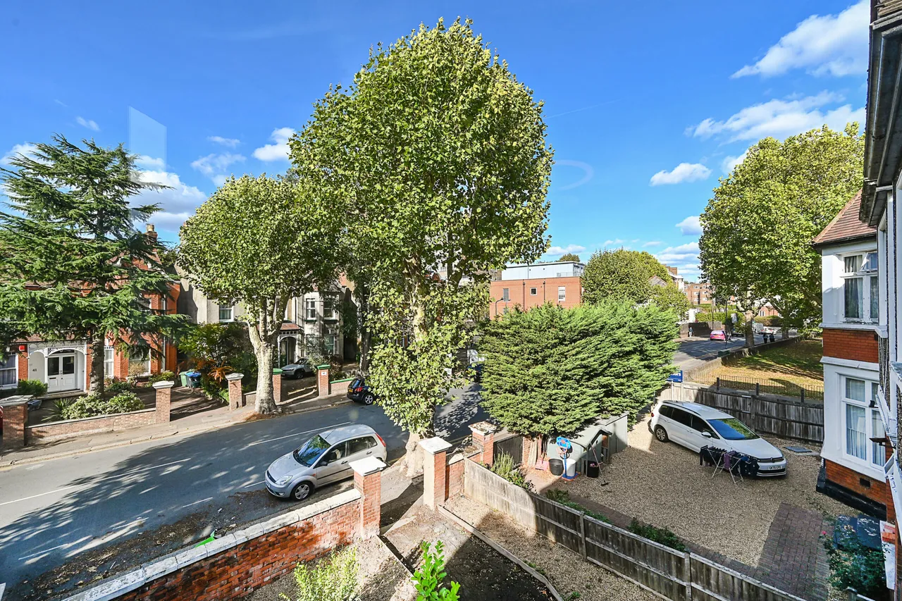 Mapesbury Road, London, NW2, photo 10