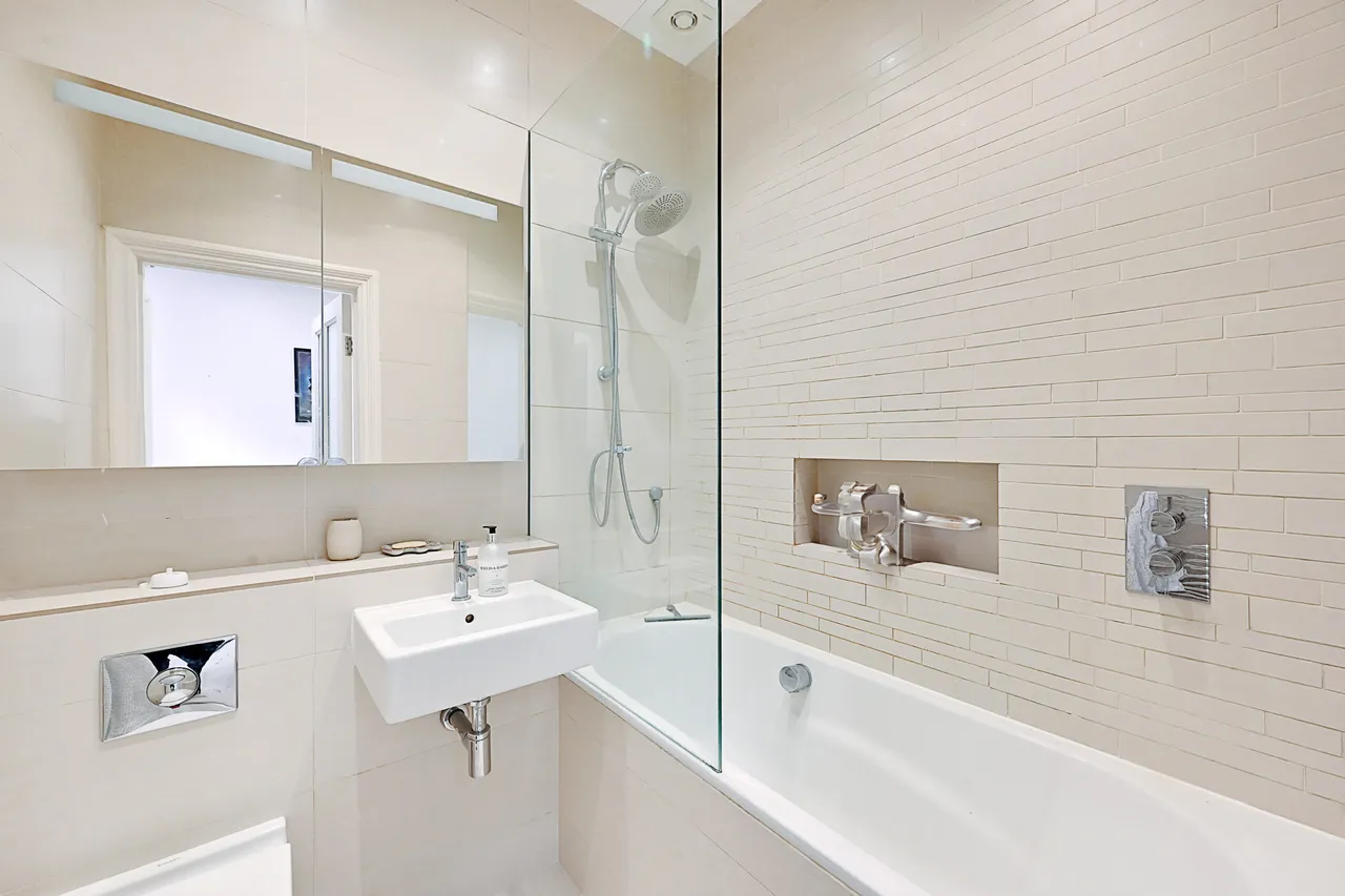Mapesbury Road, London, NW2, photo 5