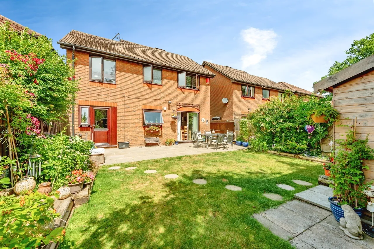 Twyner Close, Horley, RH6, photo 9