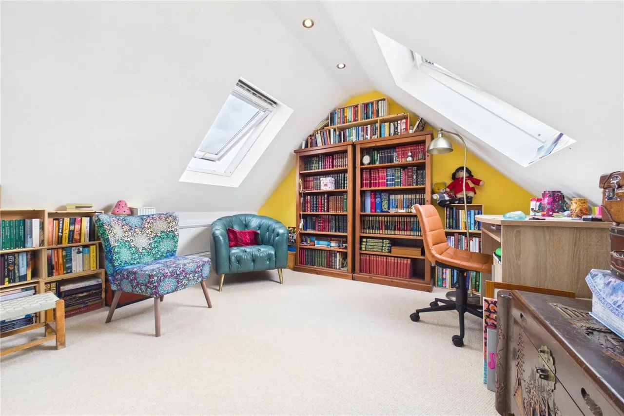 Acorn Gardens, Burghfield Common, RG7, photo 12