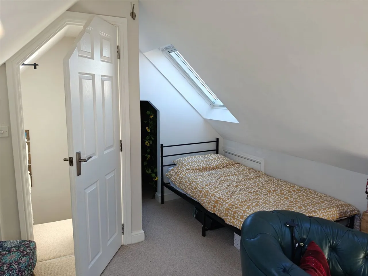 Acorn Gardens, Burghfield Common, RG7, photo 14