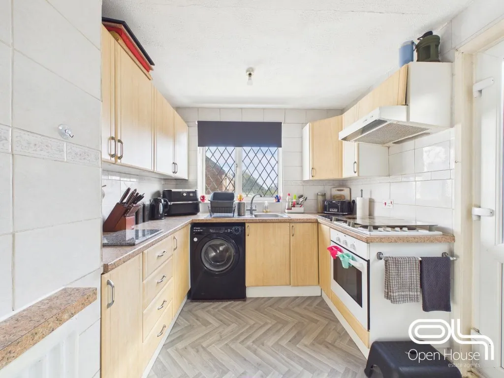 Clarion Way, Cannock, WS11, photo 4