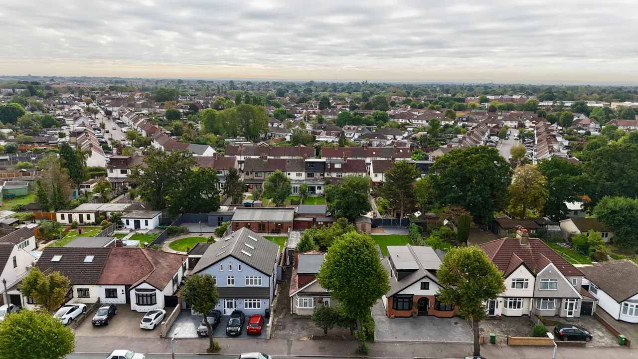 Ardleigh Green Road, Hornchurch, RM11, photo 13