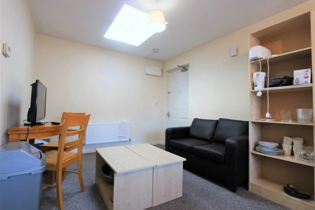Lysaght Avenue, Newport, NP19, photo 2
