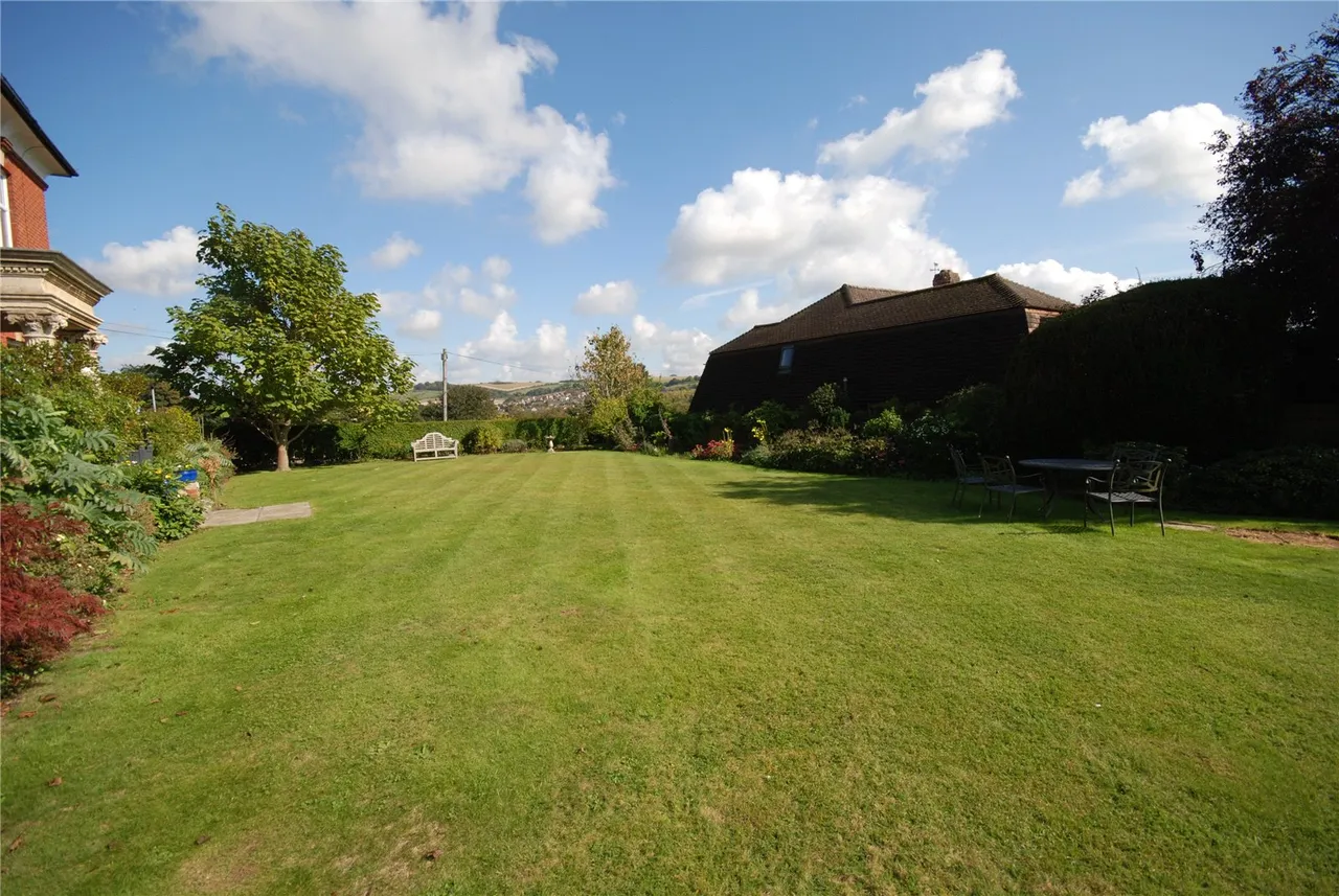 Bourne Avenue, Salisbury, Wiltshire, SP1 1LS, photo 9