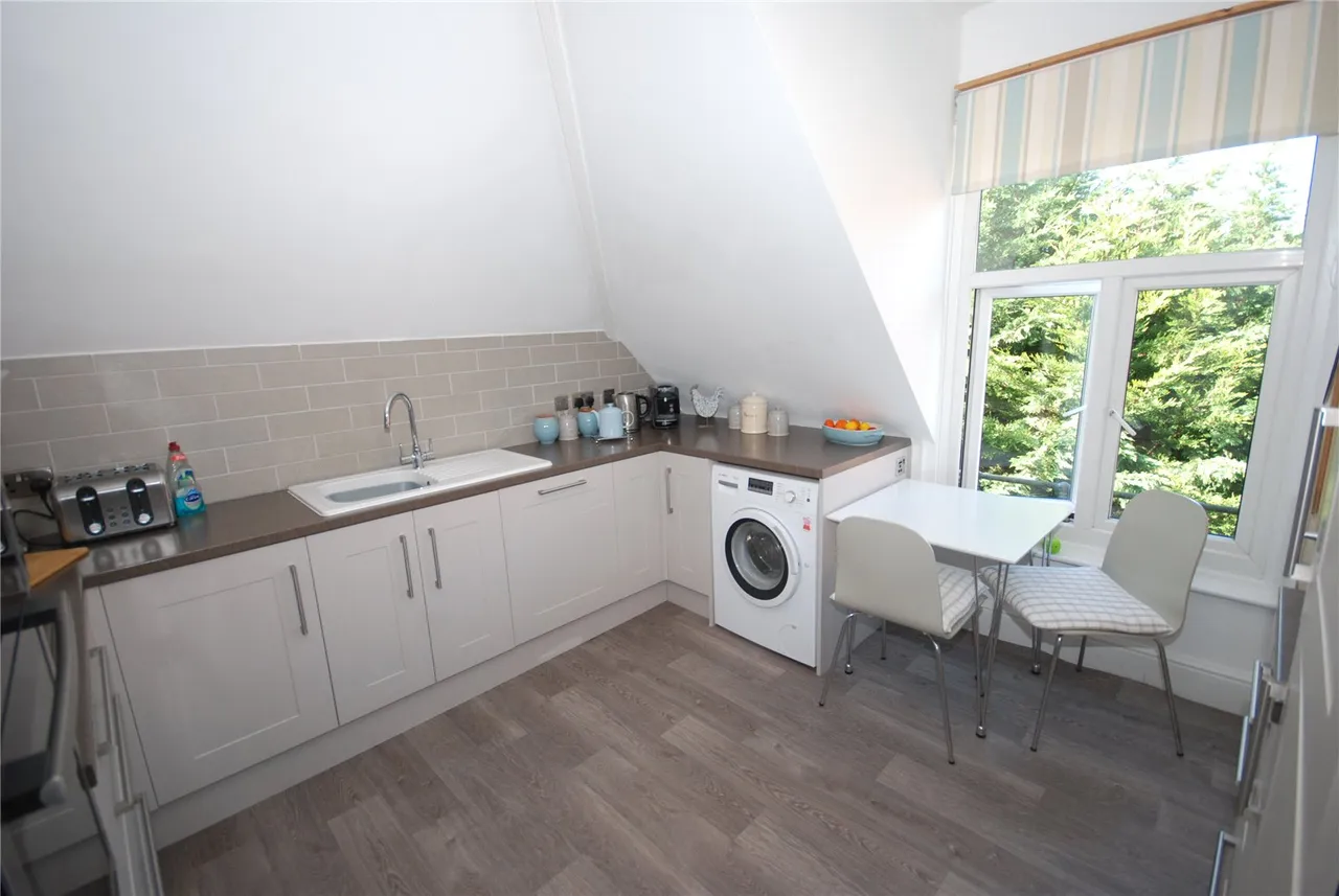 Bourne Avenue, Salisbury, Wiltshire, SP1 1LS, photo 3