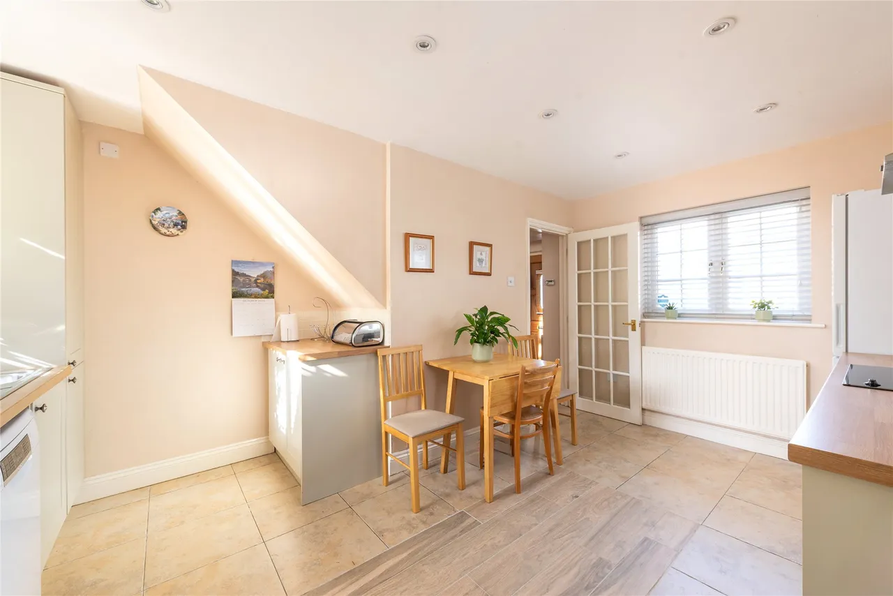 High Street, Potterspury, NN12, photo 8