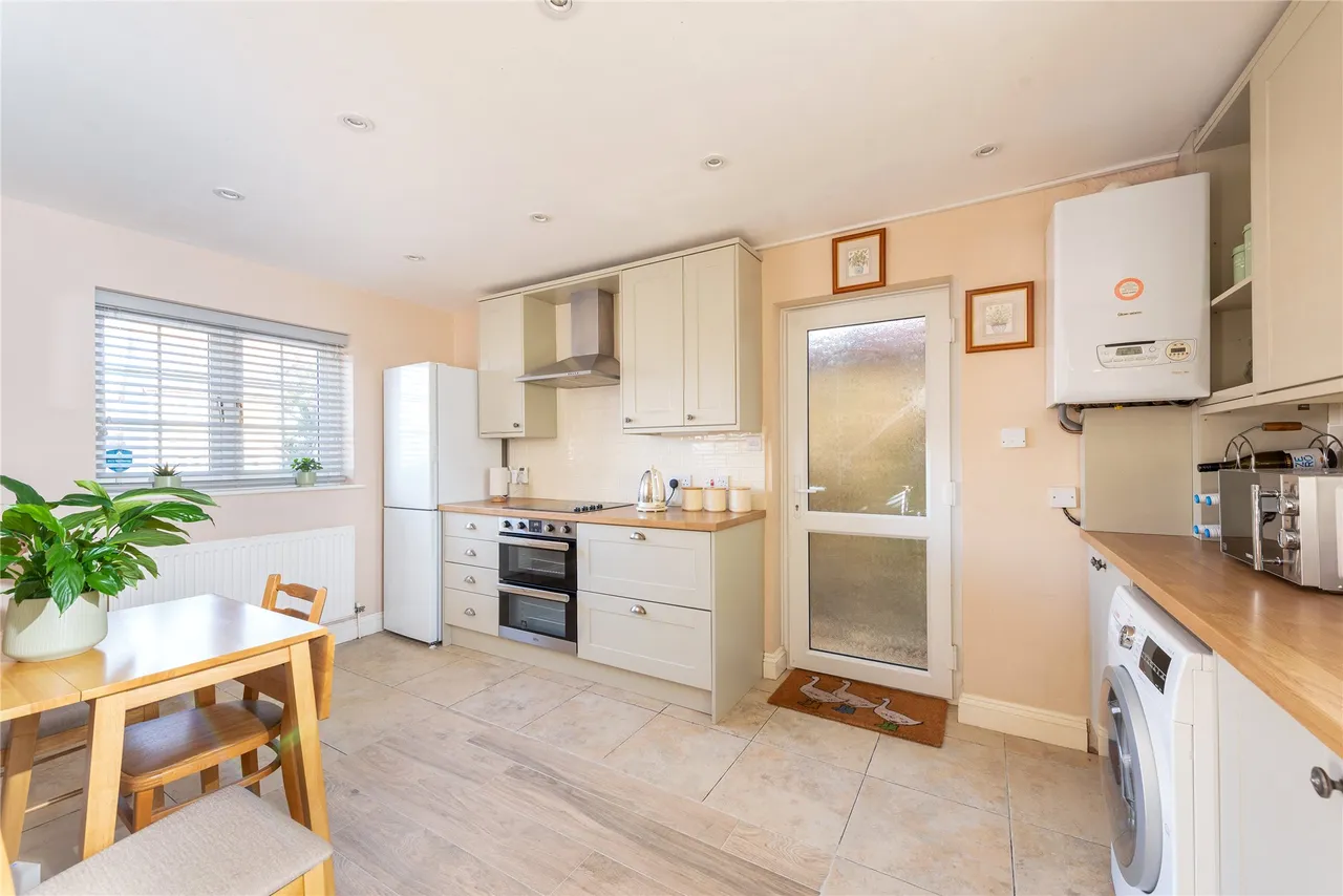 High Street, Potterspury, NN12, photo 13