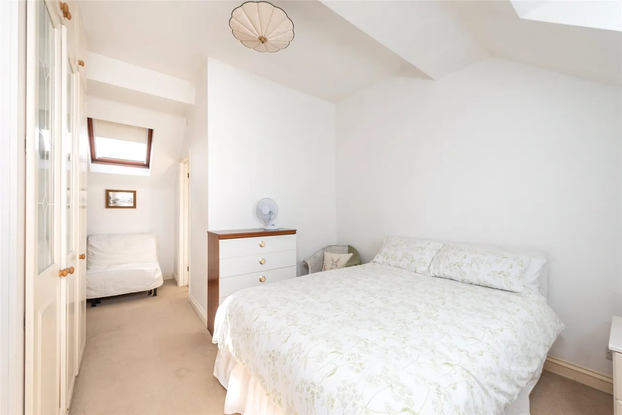High Street, Potterspury, NN12, photo 5