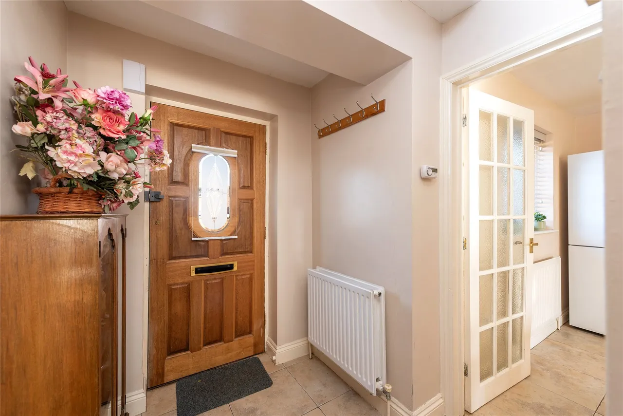 High Street, Potterspury, NN12, photo 9