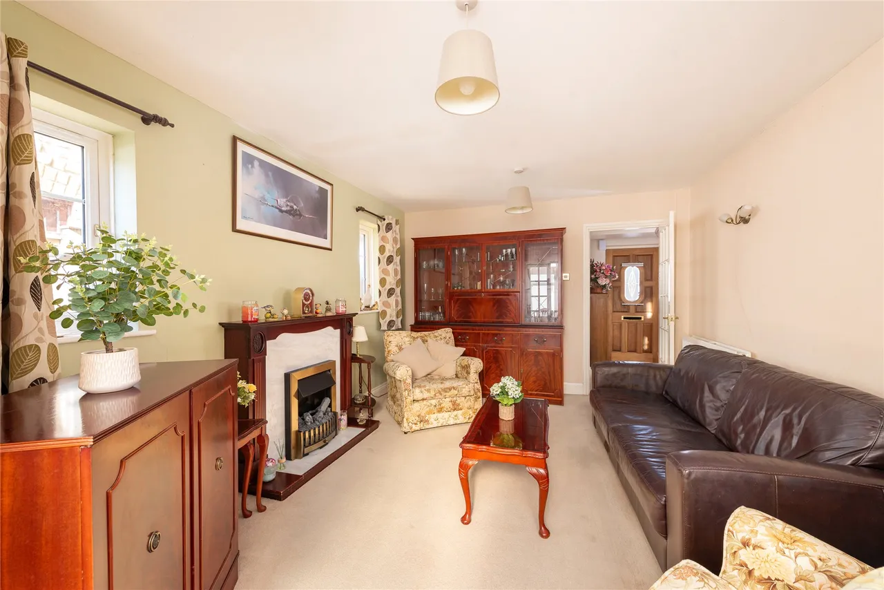 High Street, Potterspury, NN12, photo 14