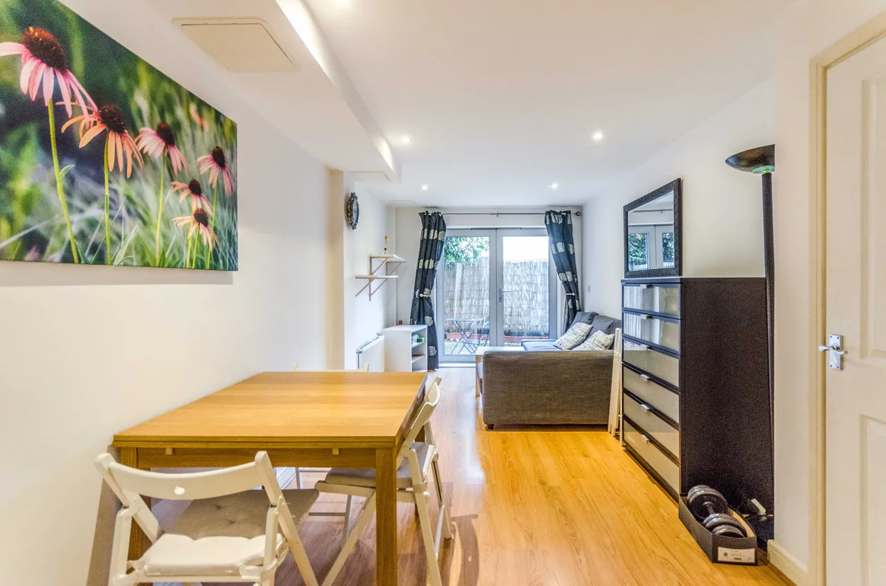 Flat G01 Taylor House, 3 Storehouse Mews, London, photo 9