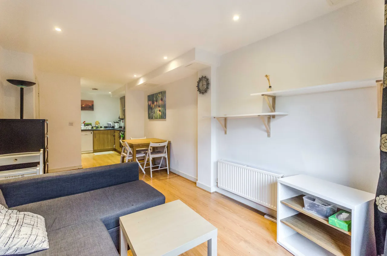 Flat G01 Taylor House, 3 Storehouse Mews, London, photo 11