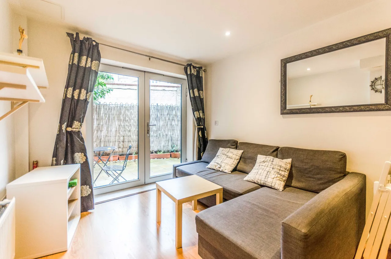 Flat G01 Taylor House, 3 Storehouse Mews, London, photo 7