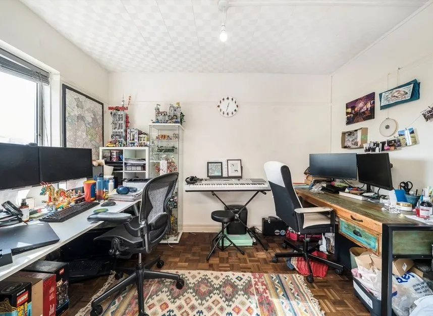 Finchley Road, Golders Green, NW11, photo 4