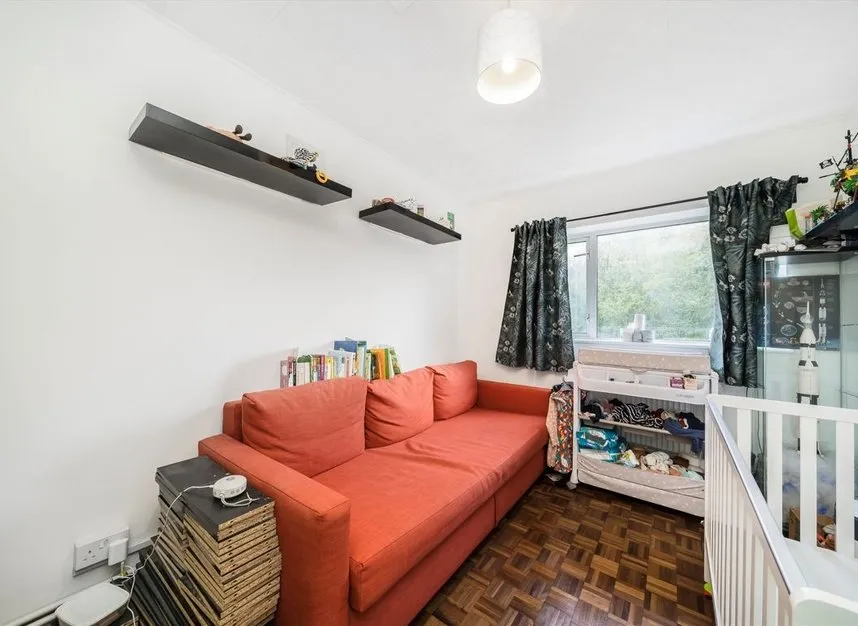 Finchley Road, Golders Green, NW11, photo 5