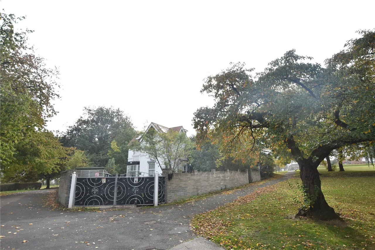 Oldfield Lane, Leeds, LS12, photo 3