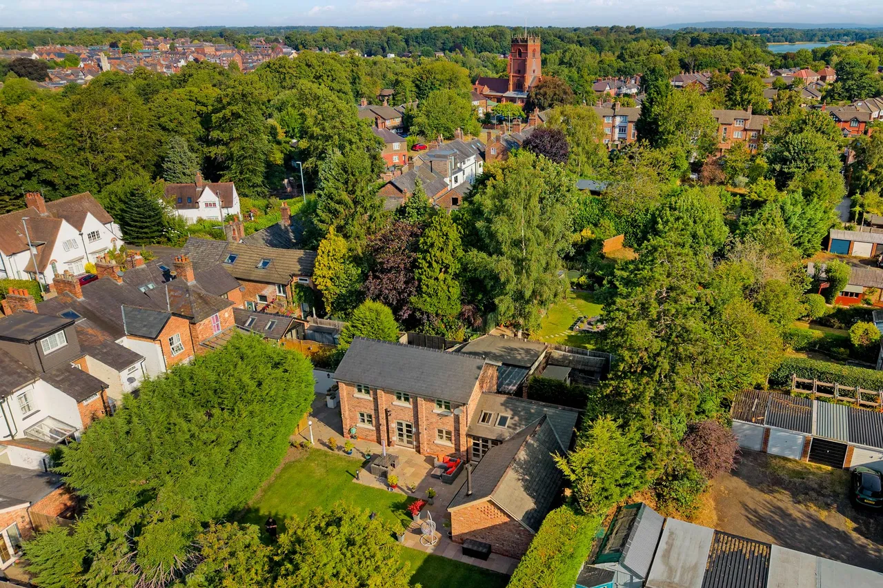 Mobberley Road, Knutsford, photo 47