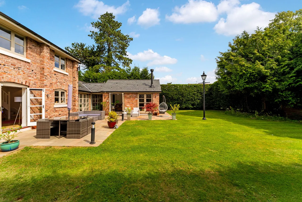Mobberley Road, Knutsford, photo 43