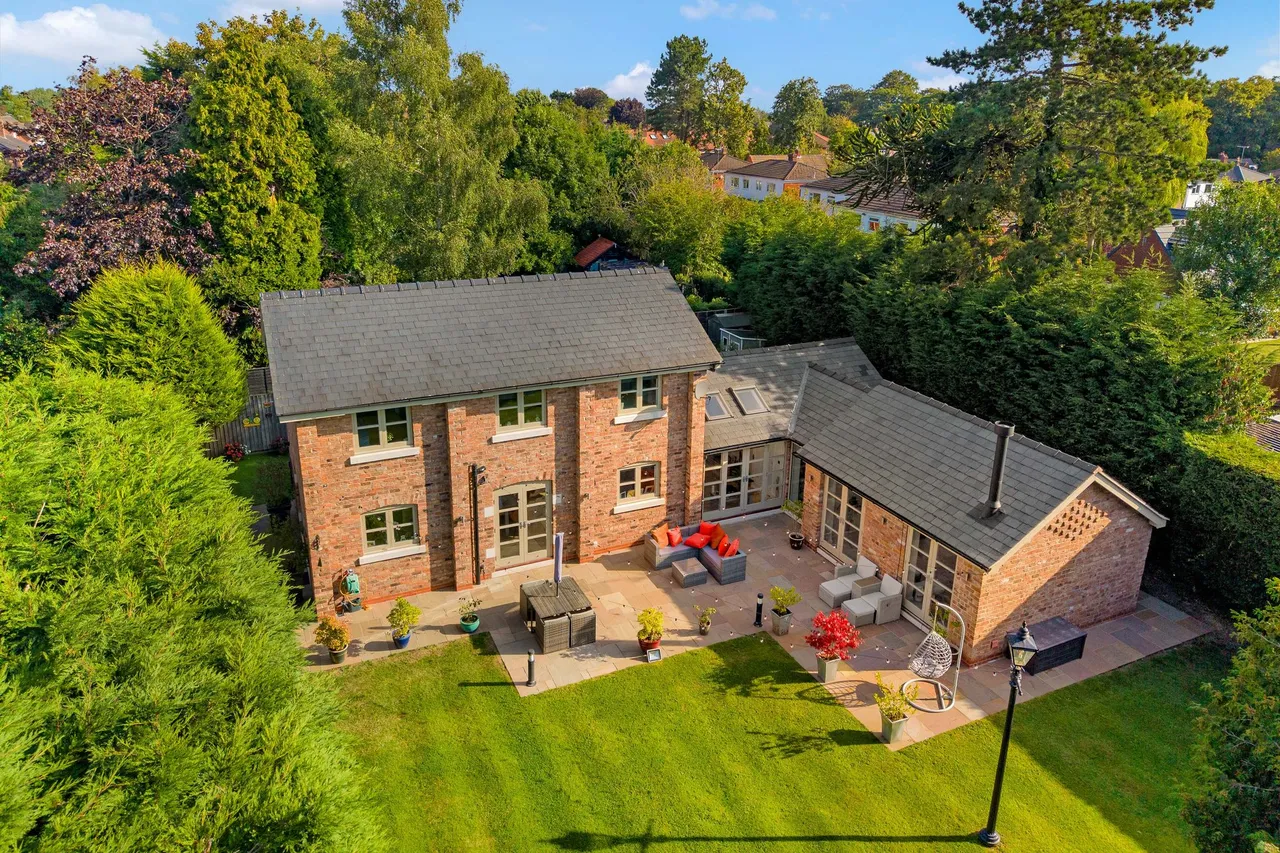 2 bed house for sale, Mobberley Road, Knutsford