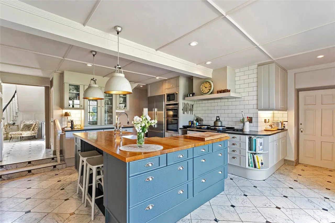Ashendene Road, Bayford, Hertfordshire, SG13 8PX, photo 4