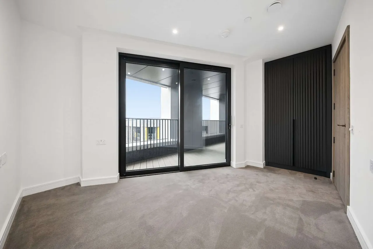 2 bed new development for sale — One Linear Place, Ponton Road, London, SW11 7ES