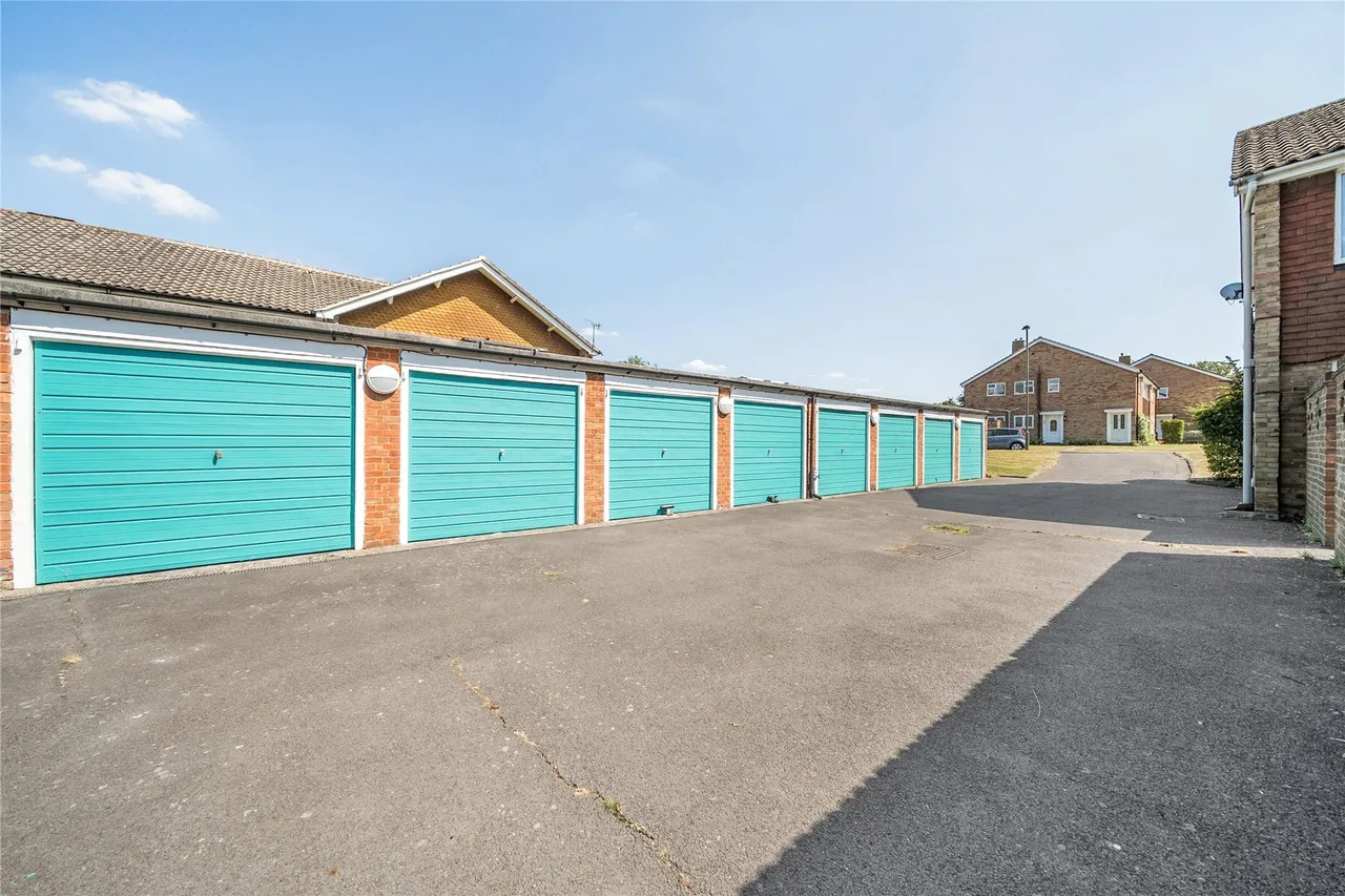 Clifton Close, Farnborough Village, Kent, BR6, photo 9