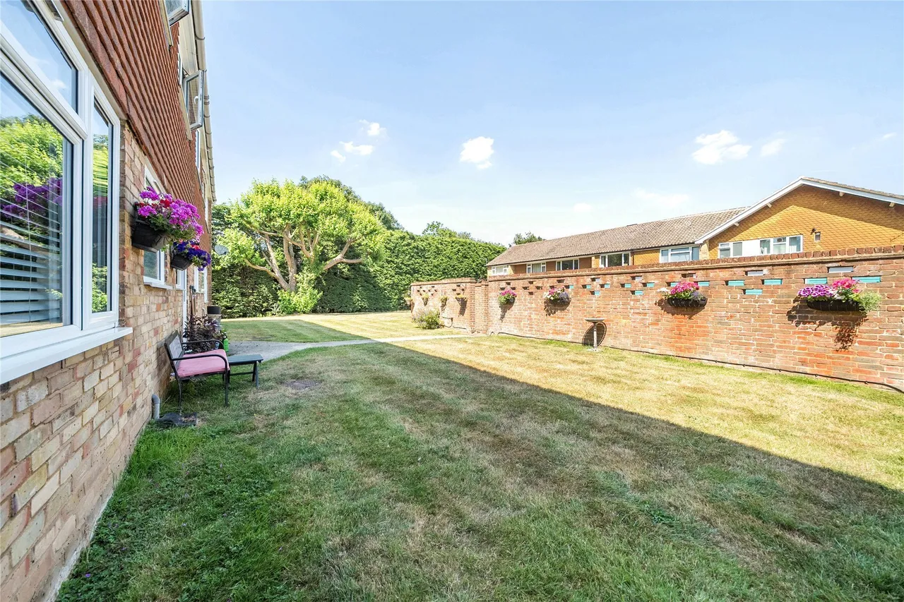 Clifton Close, Farnborough Village, Kent, BR6, photo 8