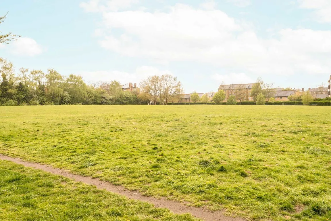 Knaresborough Drive, SW18, photo 5