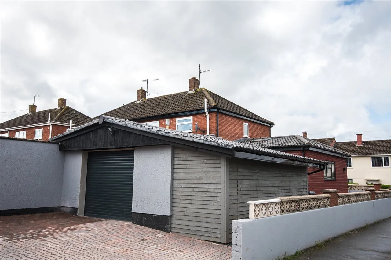 Hollisters Drive, Bristol, Somerset, BS13, photo 2