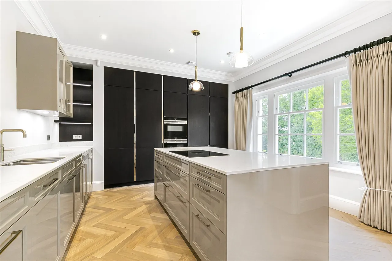 Totteridge Village, London, N20 8AE, photo 8