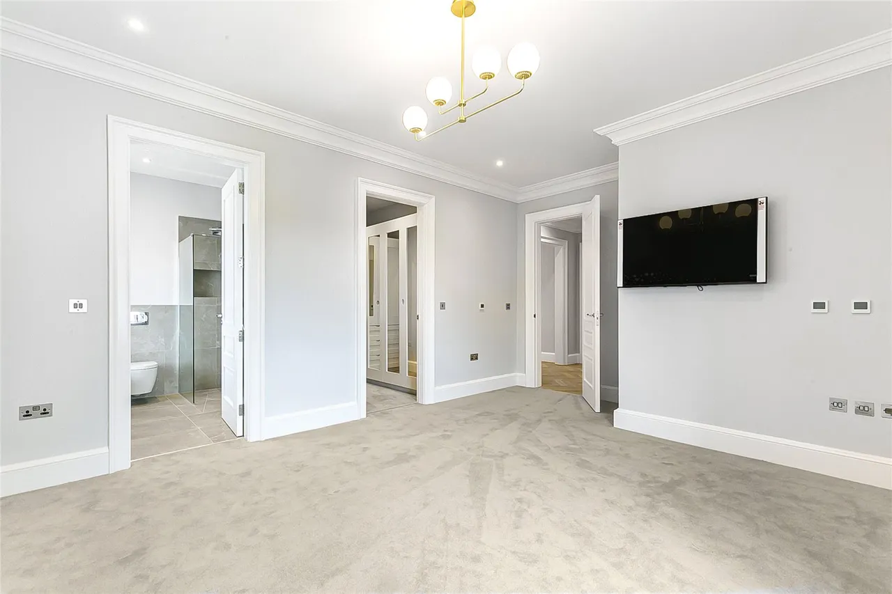 Totteridge Village, London, N20 8AE, photo 4