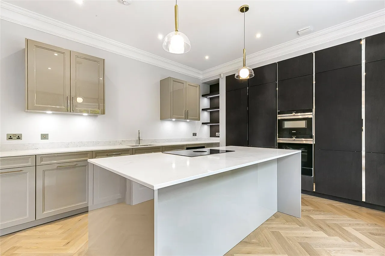 Totteridge Village, London, N20 8AE, photo 9