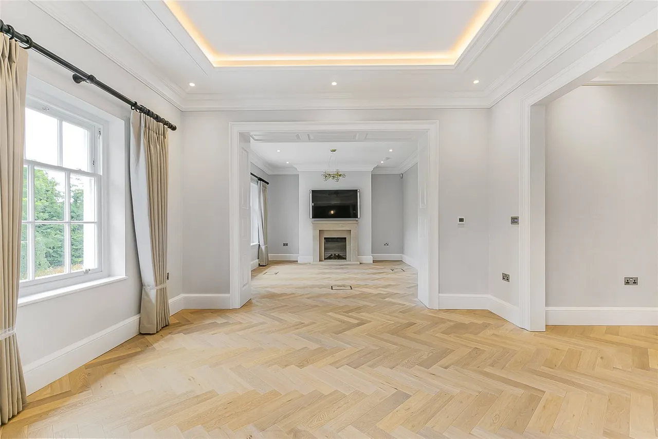 Totteridge Village, London, N20 8AE, photo 10