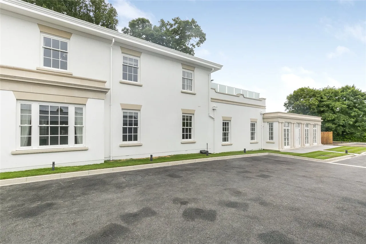 Totteridge Village, London, N20 8AE, photo 18